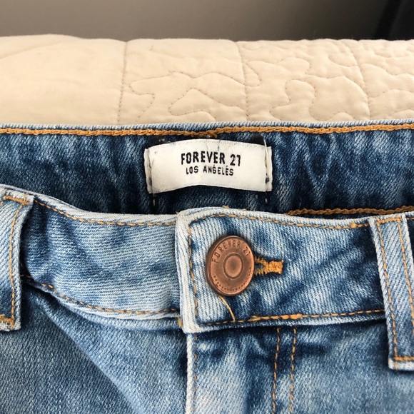 blue denim shorts - Picture 3 of 6